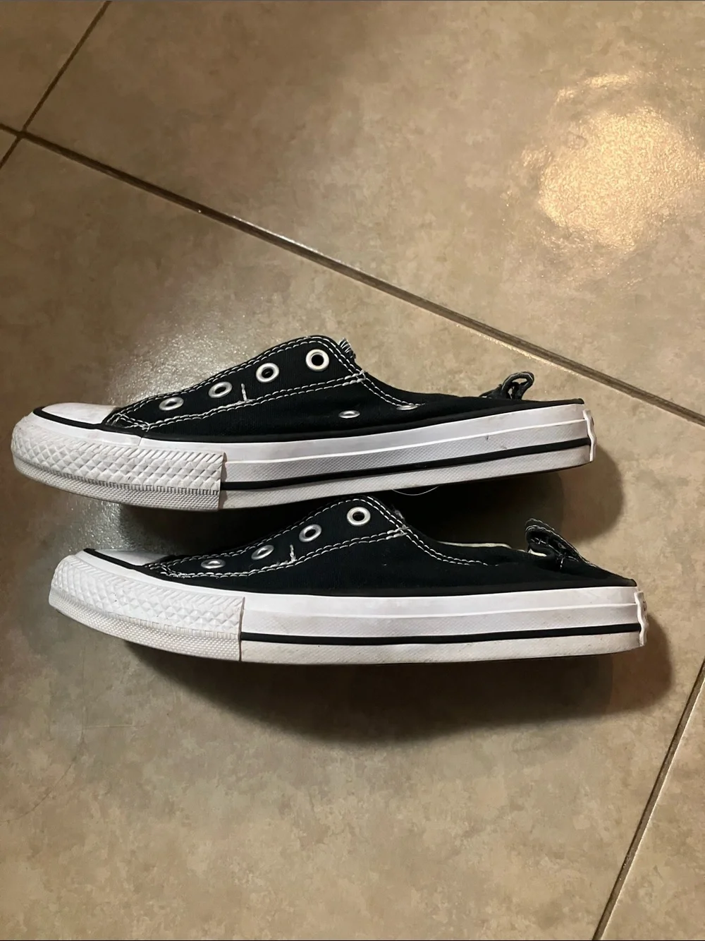 CONVERSE ALL STAR Slip On No Lace Shoes Size: 3 Juniors
